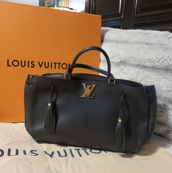 🔥🎉sale✨️Louis Vuttion Lockmeto - Picture 1 of 13